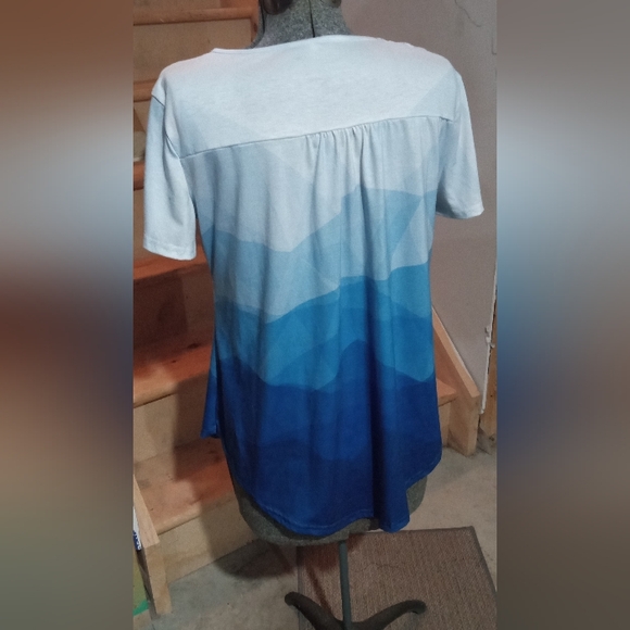 NWT Ladies Top - Picture 3 of 7